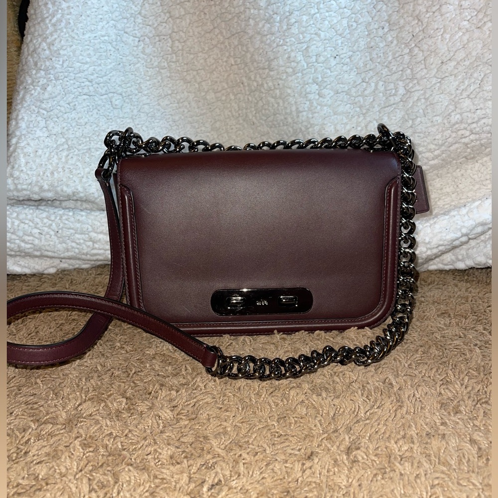 Coach Swagger Shoulder Bag – Oxblood with Gunmetal Hardware